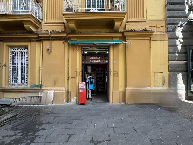 Locale Commerciale in vendita a Municipalità 5, Campania