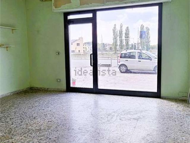 Locale Commerciale in vendita a Unione Comuni Modenesi Area Nord, San Prospero