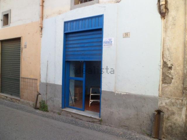 Locale Commerciale in vendita a Pagani, Campania