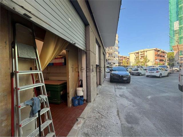 Locale Commerciale in vendita a Albenga, Liguria