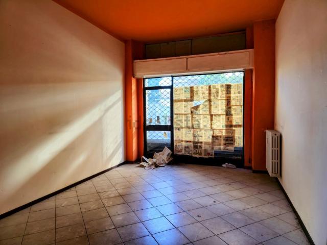 Locale Commerciale in vendita a Vigevano, Lombardia