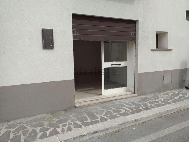 Locale Commerciale in vendita a Unione dei comuni Terre dei Peligni, Raiano