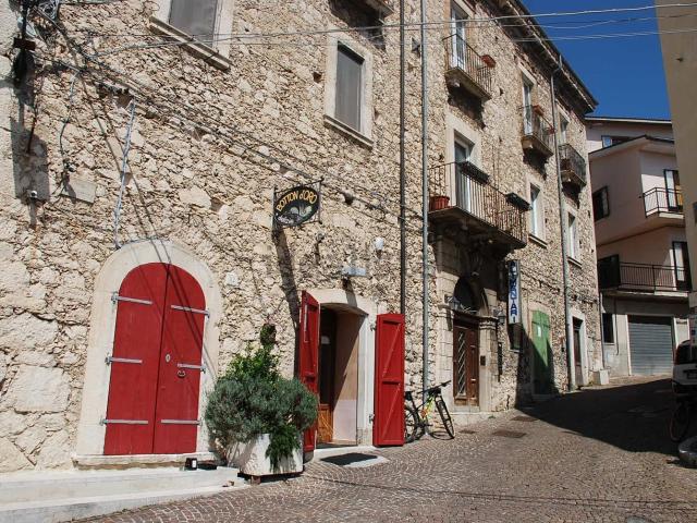 Locale Commerciale in vendita a Rivisondoli, Abruzzo