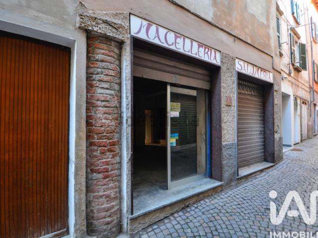 Locale Commerciale in vendita a Millesimo, Liguria