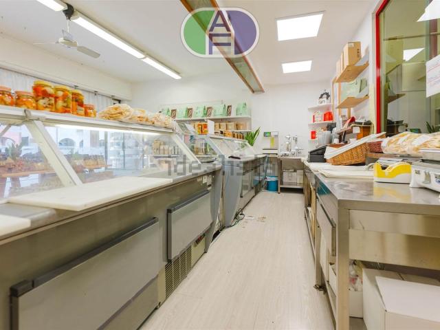 Locale Commerciale in vendita a Rossignago, Spinea