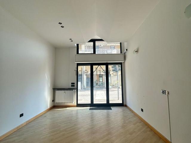 Locale Commerciale in vendita a Monfalcone, Friuli-Venezia Giulia