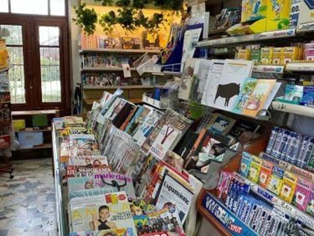 Locale Commerciale in vendita a Ameglia, Liguria