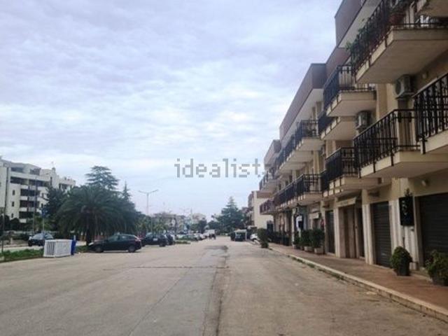 Locale Commerciale in vendita a Puglia, Barletta-andria-trani