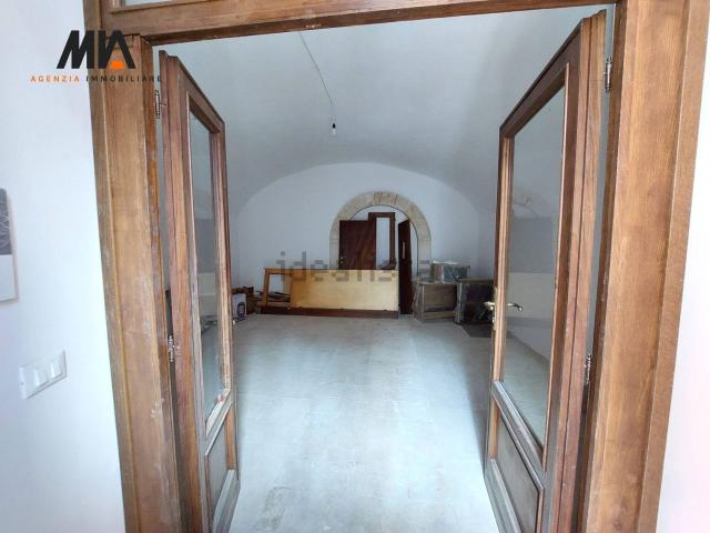Locale Commerciale in vendita a Quarto di San Giovanni, Tornimparte