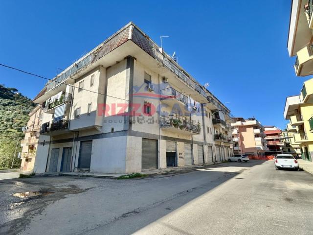 Locale Commerciale in vendita a Corigliano-Rossano, Calabria