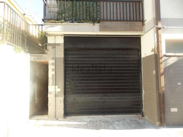 Locale Commerciale in vendita a Bacoli, Campania