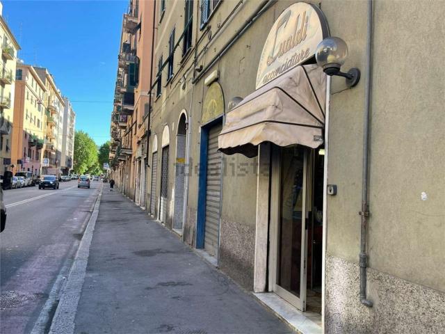 Locale Commerciale in vendita a Centro Ovest, Serra Riccò