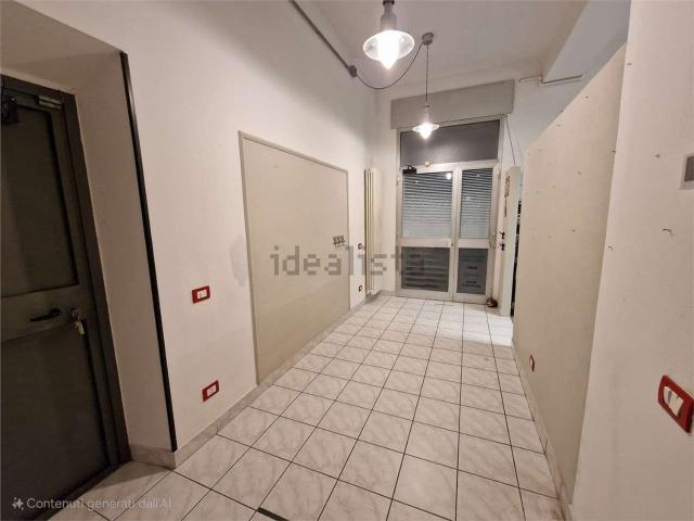 Locale Commerciale in vendita a Caccivio, Lurate Caccivio