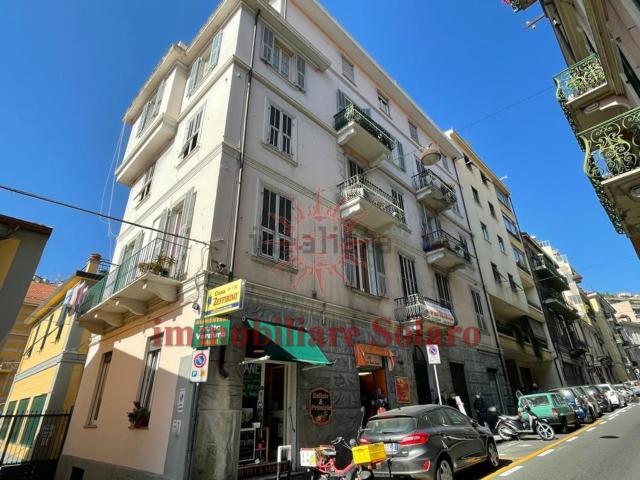 Locale Commerciale in vendita a San Remo, Liguria