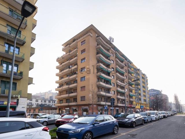 Locale Commerciale in vendita a Municipio 7, Milano