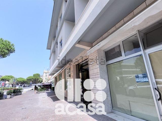 Locale Commerciale in vendita a Cesenatico, Reggio Emilia