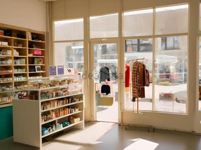 Locale Commerciale in vendita a Azzano San Paolo, Lombardia