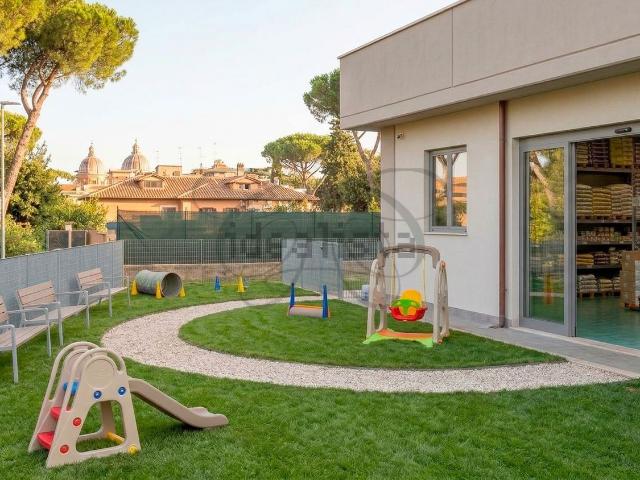 Locale Commerciale in vendita a Cesano, Roma