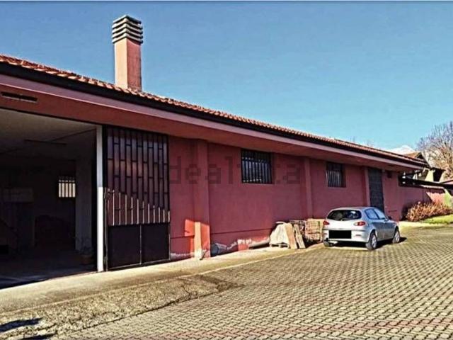 Locale Commerciale in vendita a Piemonte, Biella