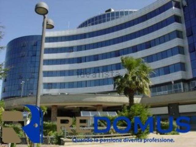 Locale Commerciale in vendita a Casalnuovo Di Napoli, Campania