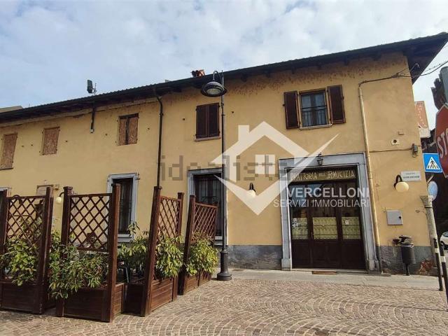Locale Commerciale in vendita a Piemonte, Novara