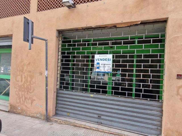 Locale Commerciale in vendita a Vallemiano, Marche