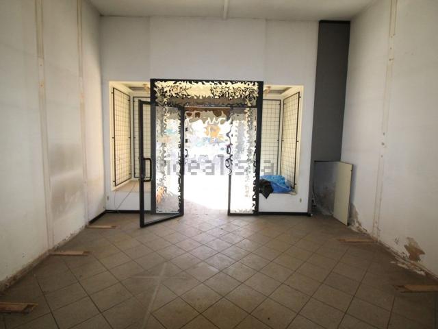 Locale Commerciale in vendita a Montevarchi, Toscana