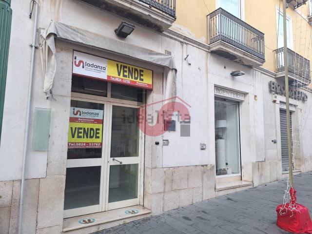 Locale Commerciale in vendita a Ponticelli, Benevento