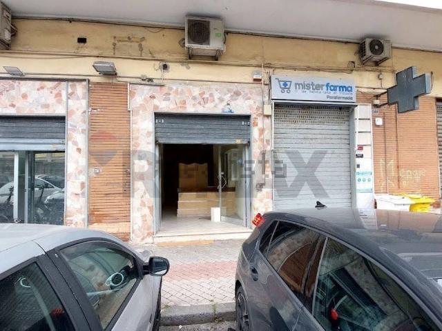 Locale Commerciale in vendita a Municipalità 6, San Giovanni A Teduccio