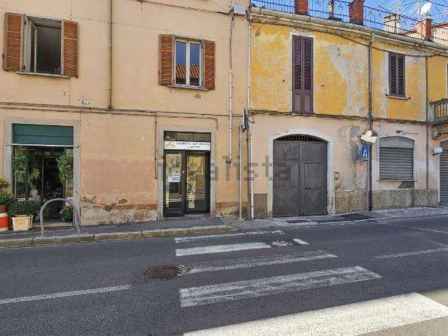 Locale Commerciale in vendita a Comunità Montana del Piambello, Induno Olona