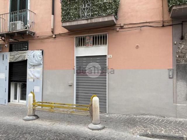 Locale Commerciale in vendita a Castellammare Di Stabia, Campania