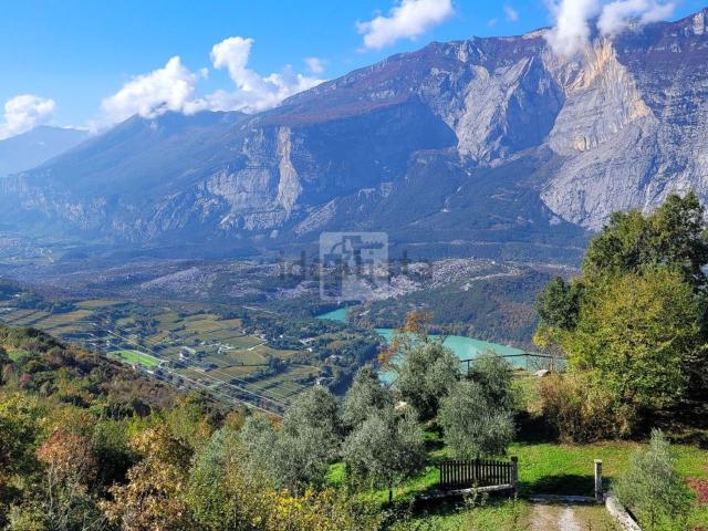 Locale Commerciale in vendita a Comunità della Valle dei Laghi, Cavedine