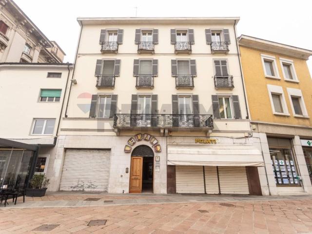 Locale Commerciale in vendita a Salsomaggiore Terme, Reggio Emilia