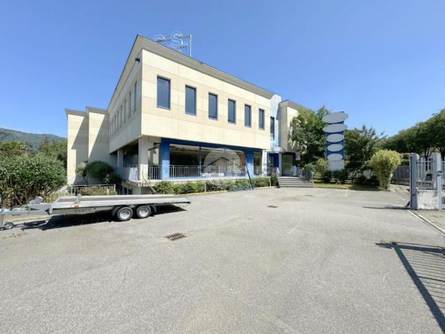 Locale Commerciale in vendita a Comunità montana del Sebino bresciano, Monticelli Brusati