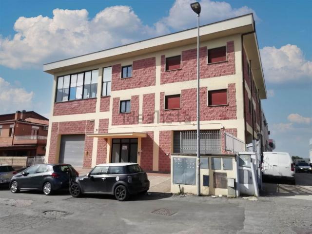 Locale Commerciale in vendita a Guidonia Montecelio, Roma Capitale