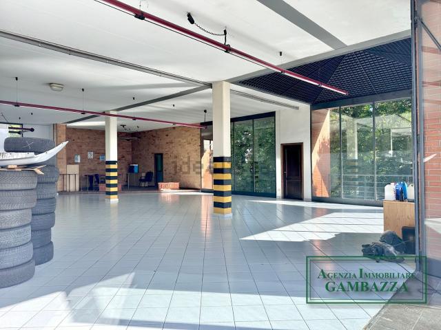 Locale Commerciale in vendita a Salsomaggiore Terme, Reggio Emilia