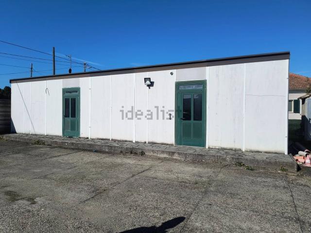 Locale Commerciale in vendita a Piemonte, Alessandria