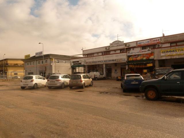 Locale Commerciale in vendita a Colli di Monte Bove, Carsoli