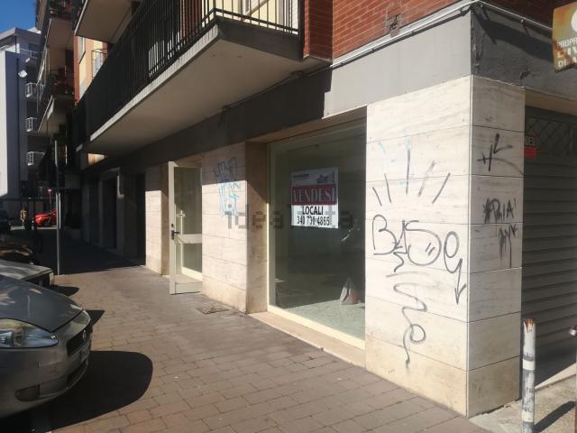 Locale Commerciale in vendita a Pescara, Abruzzo