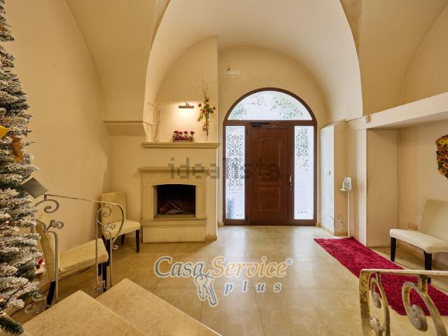 Locale Commerciale in vendita a Puglia, Lecce