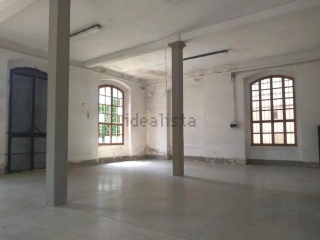 Locale Commerciale in vendita a Unione dei Comuni Circondario dell'Empolese Valdelsa, Empoli