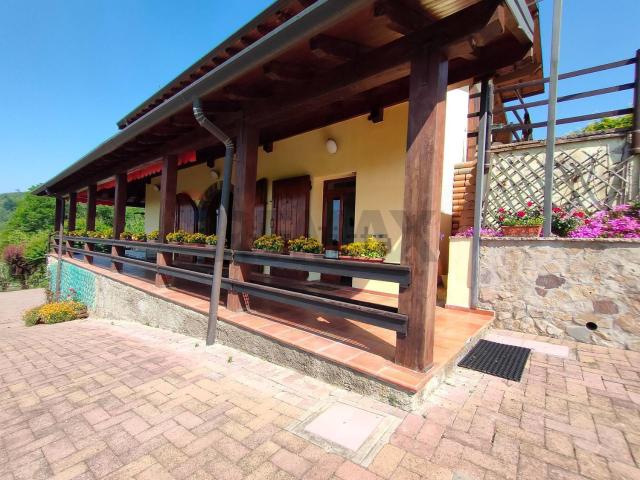 Locale Commerciale in vendita a Tagliuno, Castelli Calepio