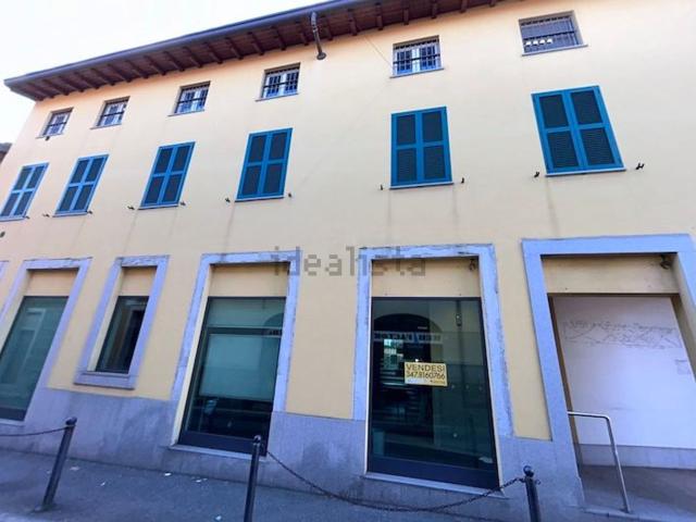 Locale Commerciale in vendita a Jerago Con Orago, Lombardia