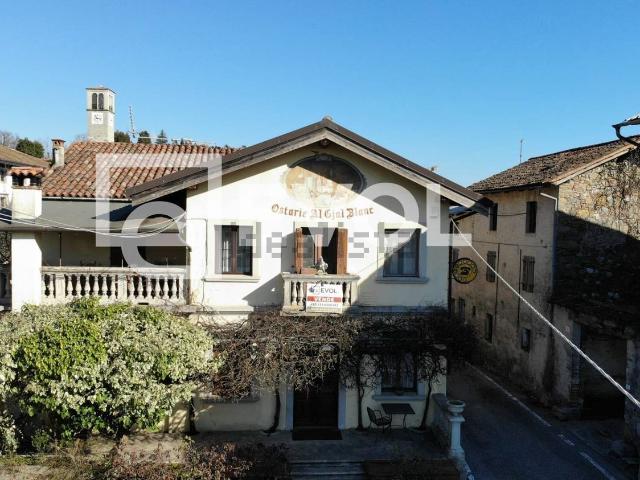 Locale Commerciale in vendita a Tarcento, Friuli-Venezia Giulia