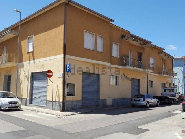 Locale Commerciale in vendita a San Pantaleo, Sardigna/Sardegna