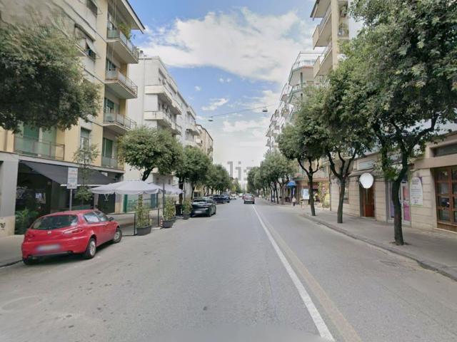 Locale Commerciale in vendita a Popilia, Calabria
