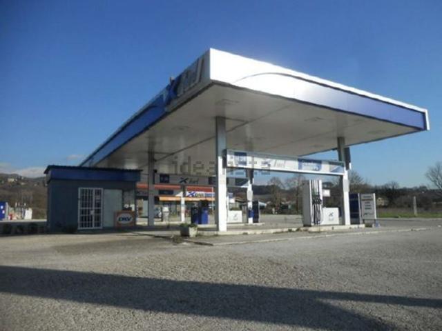 Locale Commerciale in vendita a Cenerente, Umbria