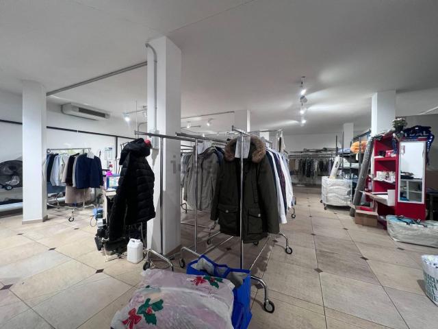 Locale Commerciale in vendita a Überetsch-Unterland - Oltradige-Bassa Atesina, Laives - Leifers