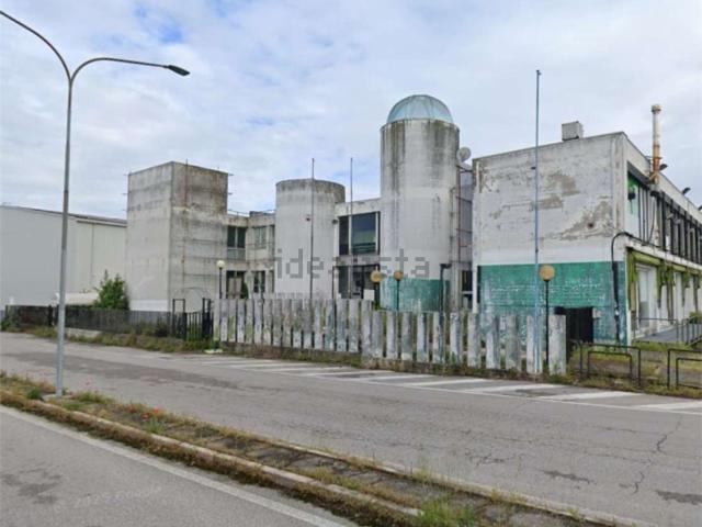 Locale Commerciale in vendita a Cona, Veneto