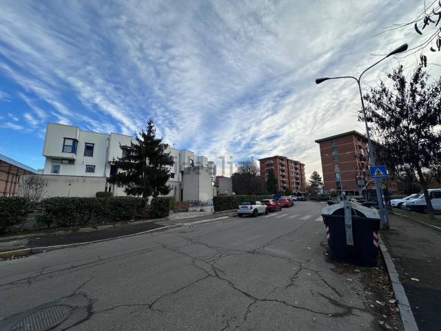 Locale Commerciale in vendita a Piemonte, Alessandria